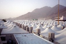 Les tentes modernes de Mina, équipées avec air conditionné et résistantes au feu Click to view high resolution version