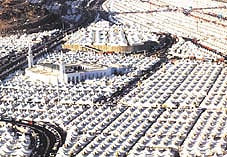 City of tents, Mina Click to view high resolution version