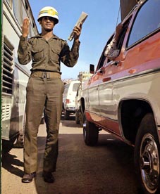 Policeman directing the traffic in Makkah Click to view high resolution version